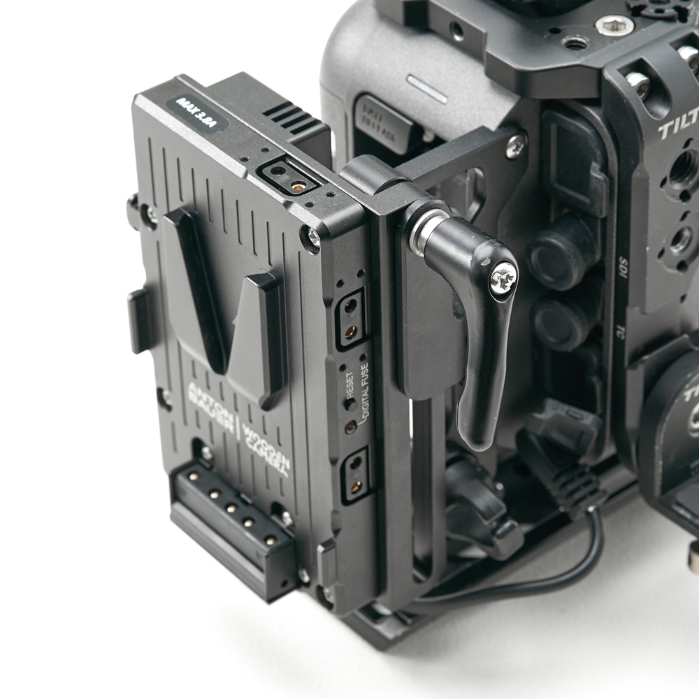 https://videovillage.co.jp/wp/wp-content/uploads/2024/06/FX6_batt.jpg